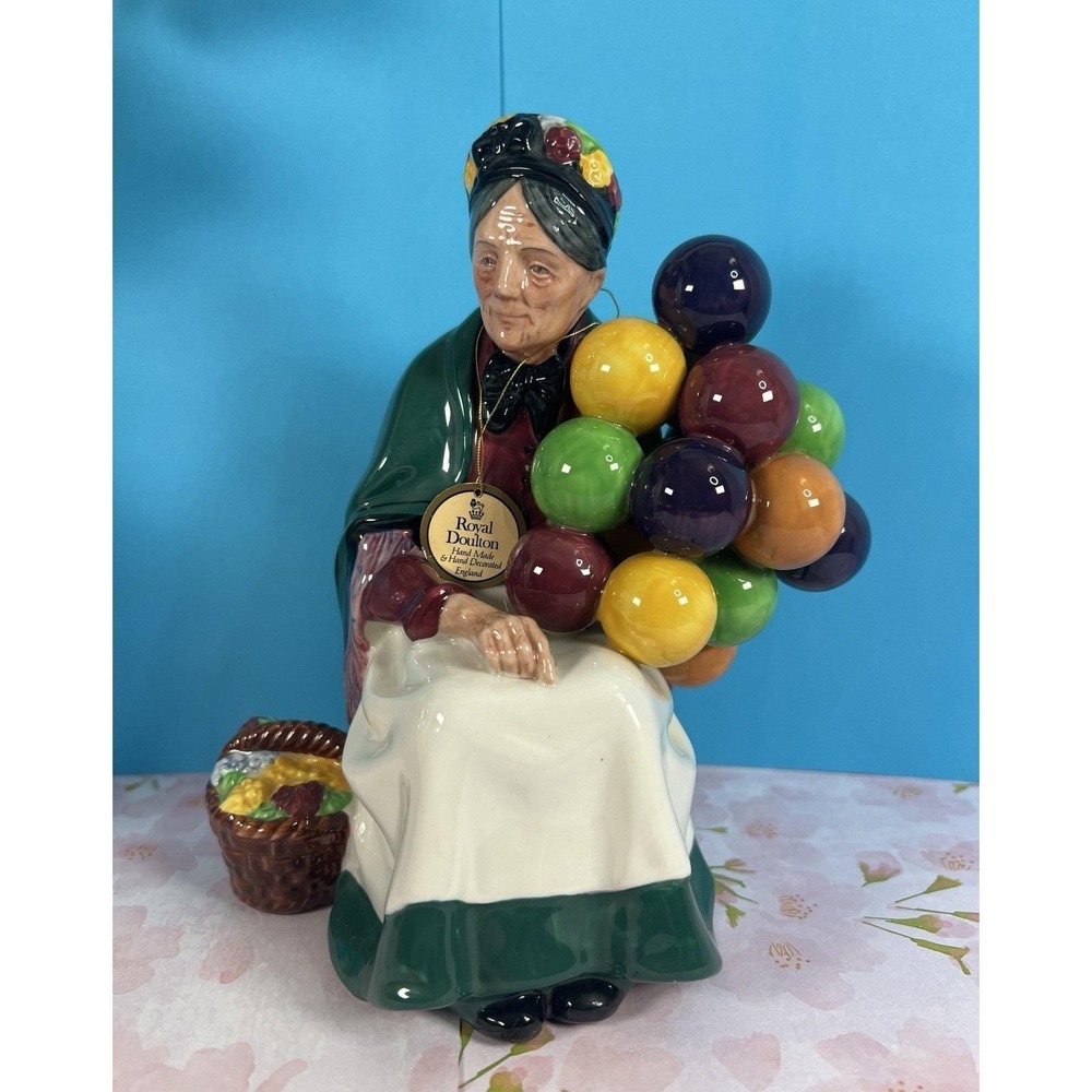Royal Doulton "The Old Balloon Seller"‎ Vintage Figurine HN 1315 - 7"H